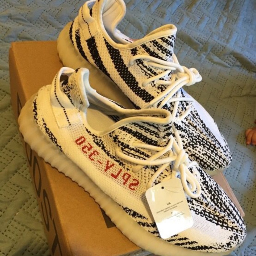Zebra adidas yeezys 350 boost v2 NEW